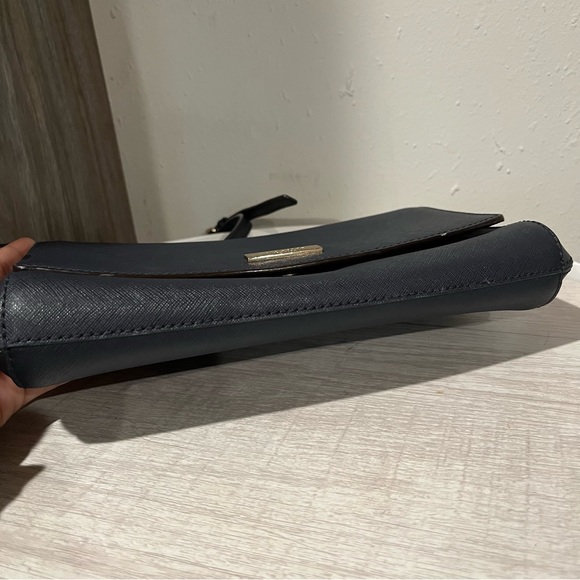 Kate Spade Clutch with Detachable
Crossbody Strap - Picture 6 of 9